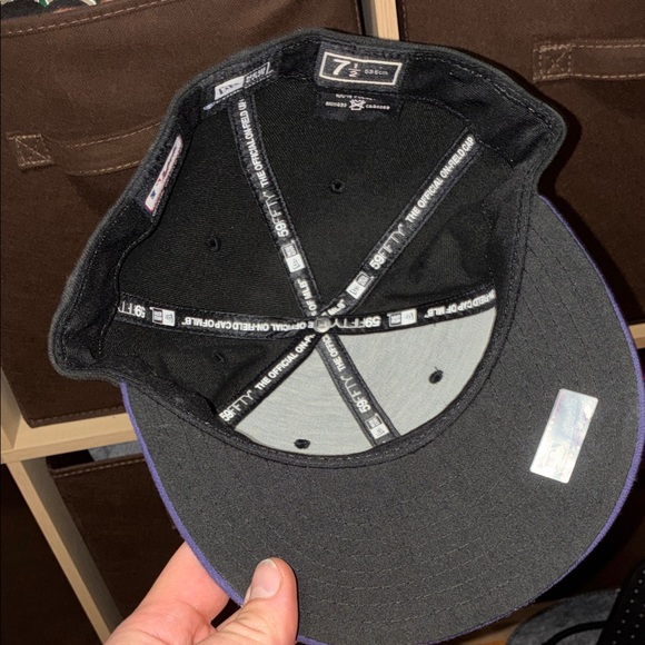 Colorado Rockies Fitted Baseball Cap - Picture 2 of 3